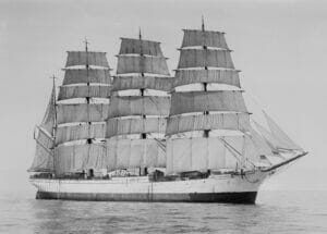 Square-Rigged-Sailing-Ship